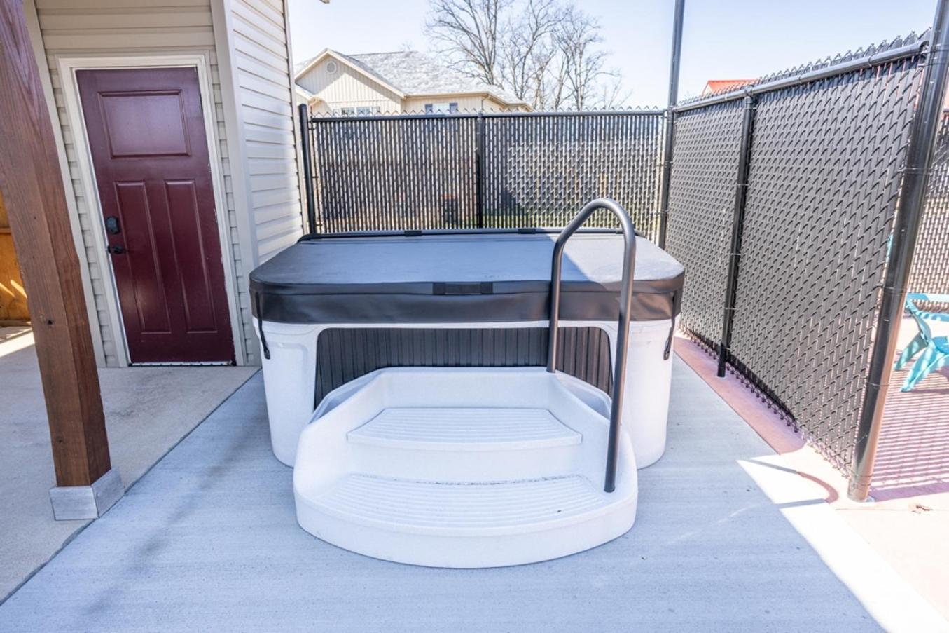 Tiny Home With Hot Tub Near Ft Leonard Wood! Waynesville Zewnętrze zdjęcie